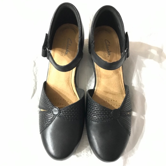 NEW Clarks Leather Emily Rae Black Pump Women's Size 8.5 Wide Ankle Strap - Picture 4 of 16